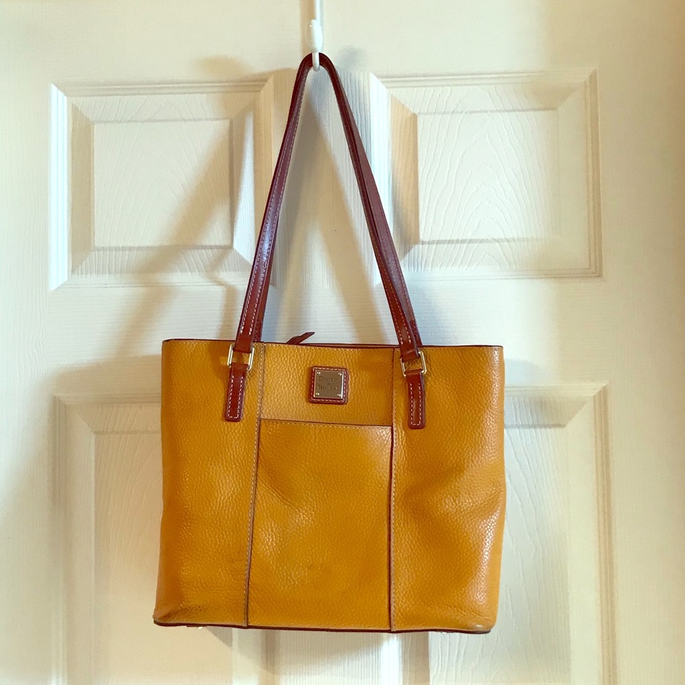 Dooney and Bourke bucket bag